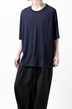 Load image into Gallery viewer, CAPERTICA OVERSIZED S/S TEE / SUPER 120s WASHABLE WOOL JERSEY (NAVY)