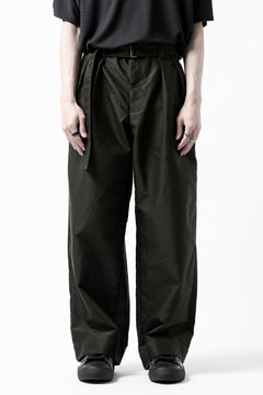 Load image into Gallery viewer, CAPERTICA 2 TUCK WIDE PANTS / GIZA COTTON MOLESKIN (OLIVE DRAB)