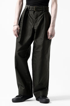 Load image into Gallery viewer, CAPERTICA 2 TUCK WIDE PANTS / GIZA COTTON MOLESKIN (OLIVE DRAB)