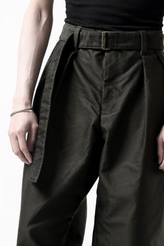 Load image into Gallery viewer, CAPERTICA 2 TUCK WIDE PANTS / GIZA COTTON MOLESKIN (OLIVE DRAB)