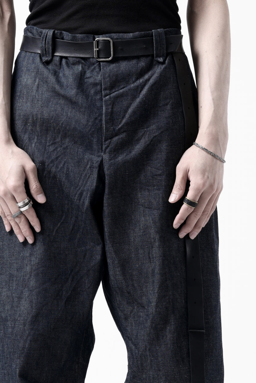 Load image into Gallery viewer, CAPERTICA WIDE SEAMLESS TROUSERS / ZIMBABWE COTTON LITE DENIM (INDIGO)
