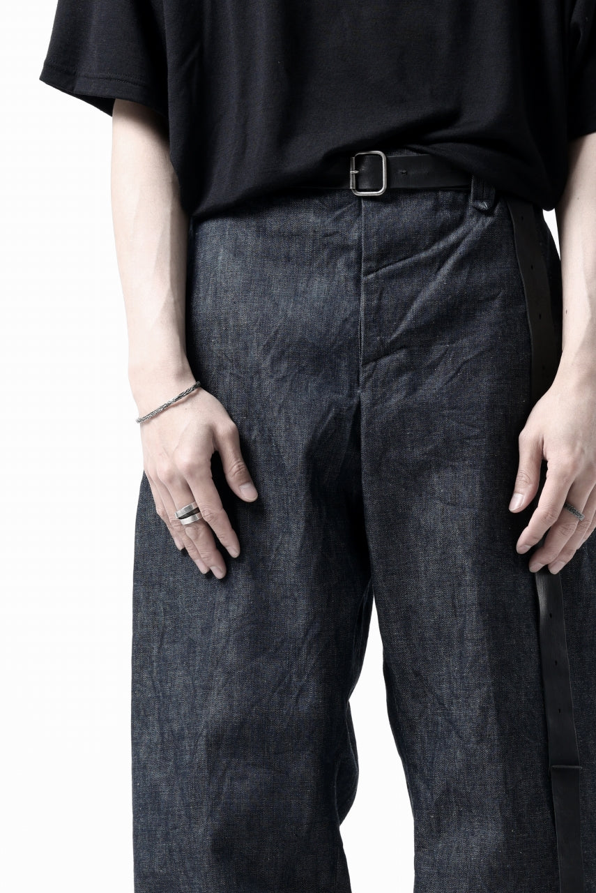 Load image into Gallery viewer, CAPERTICA WIDE SEAMLESS TROUSERS / ZIMBABWE COTTON LITE DENIM (INDIGO)