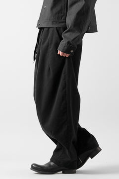 画像をギャラリービューアに読み込む, CAPERTICA BALLOON PANTS / NAPPING MOLESKIN (BLACK)