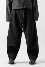 画像をギャラリービューアに読み込む, CAPERTICA BALLOON PANTS / NAPPING MOLESKIN (BLACK)