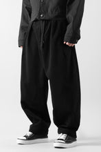 画像をギャラリービューアに読み込む, CAPERTICA BALLOON PANTS / NAPPING MOLESKIN (BLACK)