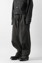 Load image into Gallery viewer, CAPERTICA BALLOON PANTS / NAPPING MOLESKIN (CHARCOAL)