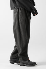 Load image into Gallery viewer, CAPERTICA BALLOON PANTS / NAPPING MOLESKIN (CHARCOAL)