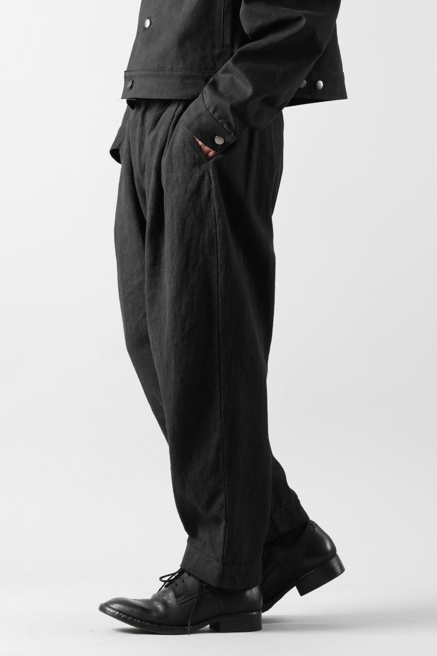 画像をギャラリービューアに読み込む, CAPERTICA PEGTOP EASY PANTS / RAMIE COTTON CANVAS (BURNED BLACK)