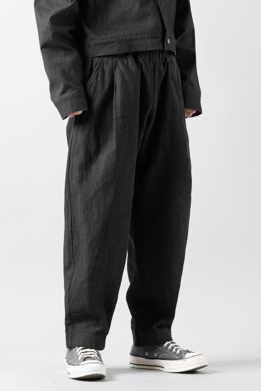 画像をギャラリービューアに読み込む, CAPERTICA PEGTOP EASY PANTS / RAMIE COTTON CANVAS (BURNED BLACK)