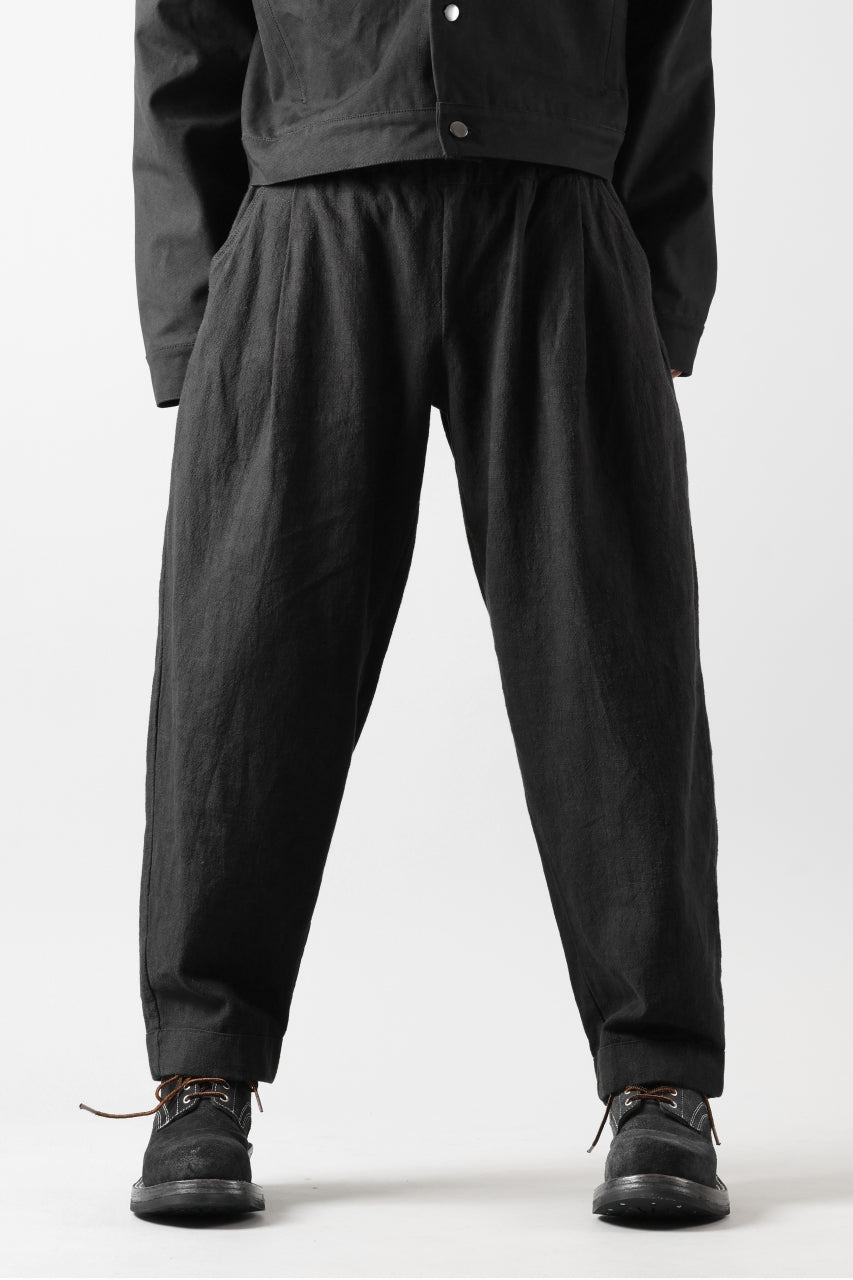 画像をギャラリービューアに読み込む, CAPERTICA PEGTOP EASY PANTS / RAMIE COTTON CANVAS (BURNED BLACK)