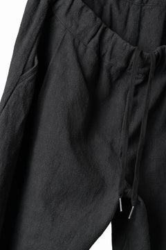 画像をギャラリービューアに読み込む, CAPERTICA PEGTOP EASY PANTS / RAMIE COTTON CANVAS (BURNED BLACK)