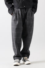 Load image into Gallery viewer, CAPERTICA PEGTOP EASY PANTS / DARK MELANGE CHECK FLANNEL (CHARCOAL)