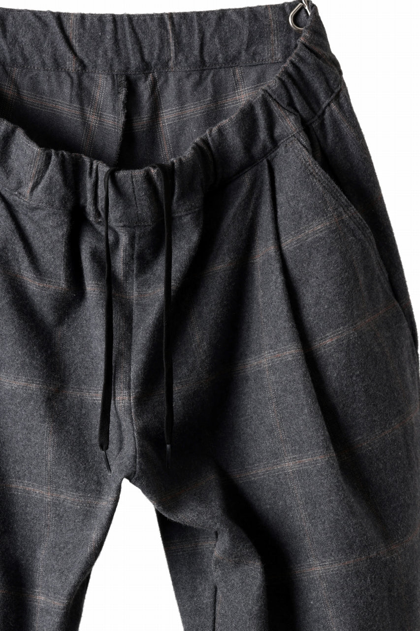 画像をギャラリービューアに読み込む, CAPERTICA PEGTOP EASY PANTS / DARK MELANGE CHECK FLANNEL (CHARCOAL)