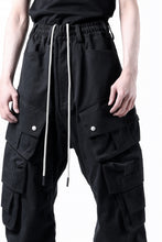 画像をギャラリービューアに読み込む, A.F ARTEFACT TWILL DROPCROTCH CARGO PANTS (BLACK)