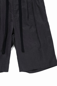 Load image into Gallery viewer, sus-sous wide shorts / cotton linen twill hard finish (CHARCOAL)