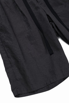 Load image into Gallery viewer, sus-sous wide shorts / cotton linen twill hard finish (CHARCOAL)