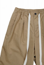 Load image into Gallery viewer, sus-sous wide shorts / cotton linen twill hard finish (BEIGE)