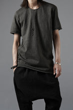 Load image into Gallery viewer, black crow x LOOM exclusive short sleeve tops / dyed medium cotton jersey (中墨)