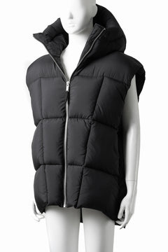 画像をギャラリービューアに読み込む, thom/krom BIG HOODIE OVERSIZED VEST / WARM PUFFER (BLACK)