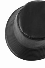 画像をギャラリービューアに読み込む, ISAMU KATAYAMA BACKLASH BUCKET HAT / MONOCHROME LUXURY STEER (BLACK)