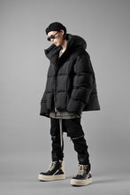 画像をギャラリービューアに読み込む, thom/krom BIG HOODIE OVERSIZED JACKET / WARM PUFFER (BLACK)