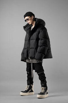 画像をギャラリービューアに読み込む, thom/krom BIG HOODIE OVERSIZED JACKET / WARM PUFFER (BLACK)