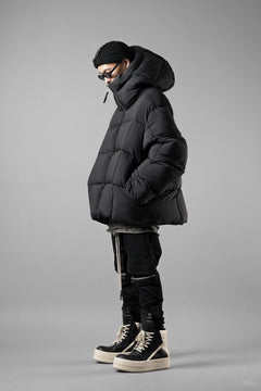画像をギャラリービューアに読み込む, thom/krom BIG HOODIE OVERSIZED JACKET / WARM PUFFER (BLACK)