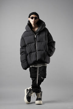 画像をギャラリービューアに読み込む, thom/krom BIG HOODIE OVERSIZED JACKET / WARM PUFFER (BLACK)