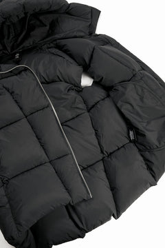 画像をギャラリービューアに読み込む, thom/krom BIG HOODIE OVERSIZED VEST / WARM PUFFER (BLACK)