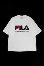 画像をギャラリービューアに読み込む, MASTERMIND WORLD x FILA TEE (WHITE)