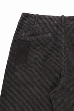 Load image into Gallery viewer, Ten c PANTALONE CARGO / GARMENT DYED CORDUROY STRETCH (CAFE TURCO)