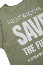 画像をギャラリービューアに読み込む, KATHARINE HAMNETT x FRUIT OF THE LOOM COLLABO TEE / OVERDYED BACK PRINT (GREEN)