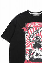 Load image into Gallery viewer, beauty : beast ESSENTIAL GRAPHIC LINE TEE (REQUIEM / BLACK)