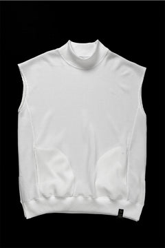 画像をギャラリービューアに読み込む, beauty : beast HIGH-NECK SLEEVELESS PULLOVER (WHITE)