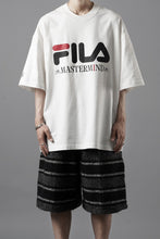 画像をギャラリービューアに読み込む, MASTERMIND WORLD x FILA TEE (WHITE)