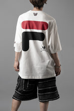画像をギャラリービューアに読み込む, MASTERMIND WORLD x FILA TEE (WHITE)