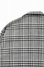 Load image into Gallery viewer, N/07 OPEN COLLAR L/S SHIRT / HOUNDSTOOTH GLEN CHECK (WHITE x GREY)