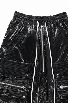 画像をギャラリービューアに読み込む, A.F ARTEFACT LEATHER TEC ZIP CARGO SHORTS (BLACK)