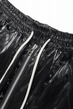 画像をギャラリービューアに読み込む, A.F ARTEFACT LEATHER TEC ZIP CARGO SHORTS (BLACK)