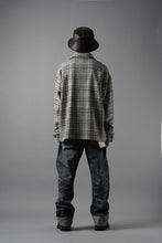 Load image into Gallery viewer, N/07 OPEN COLLAR L/S SHIRT / HOUNDSTOOTH GLEN CHECK (WHITE x GREY)