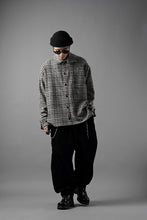 Load image into Gallery viewer, N/07 OPEN COLLAR L/S SHIRT / HOUNDSTOOTH GLEN CHECK (WHITE x BLACK)