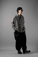 Load image into Gallery viewer, N/07 OPEN COLLAR L/S SHIRT / HOUNDSTOOTH GLEN CHECK (WHITE x BLACK)