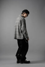 Load image into Gallery viewer, N/07 OPEN COLLAR L/S SHIRT / HOUNDSTOOTH GLEN CHECK (WHITE x BLACK)