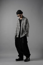 Load image into Gallery viewer, N/07 OPEN COLLAR L/S SHIRT / HOUNDSTOOTH GLEN CHECK (WHITE x BLACK)