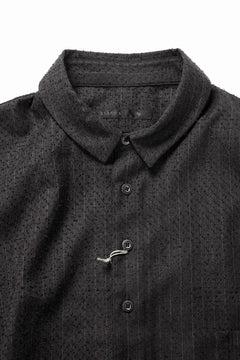 Load image into Gallery viewer, KLASICA EXTRA WIDE OUTER SHIRTS / FORK NEEDLE PUNCH SUPER 100's PENCIL STRIPE (IRON BROWN STRIPES)