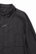 Load image into Gallery viewer, KLASICA EXTRA WIDE OUTER SHIRTS / FORK NEEDLE PUNCH SUPER 100's PENCIL STRIPE (IRON BROWN STRIPES)