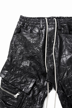 画像をギャラリービューアに読み込む, A.F ARTEFACT TUCK CARGO PANTS / WASHER SYNTHETIC LEATHER (BLACK)