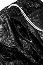 画像をギャラリービューアに読み込む, A.F ARTEFACT TUCK CARGO PANTS / WASHER SYNTHETIC LEATHER (BLACK)