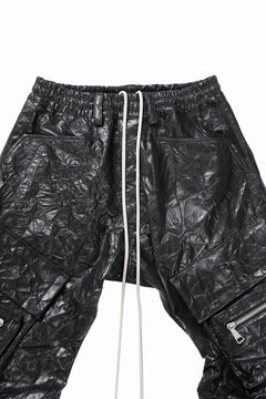 画像をギャラリービューアに読み込む, A.F ARTEFACT TUCK CARGO PANTS / WASHER SYNTHETIC LEATHER (BLACK)