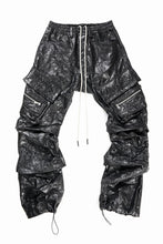 画像をギャラリービューアに読み込む, A.F ARTEFACT TUCK CARGO PANTS / WASHER SYNTHETIC LEATHER (BLACK)